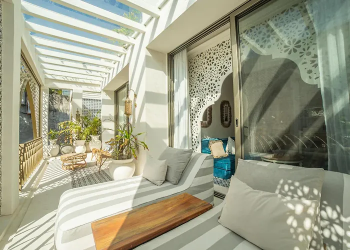 Hotel Sana Beachfront Boutique 5*