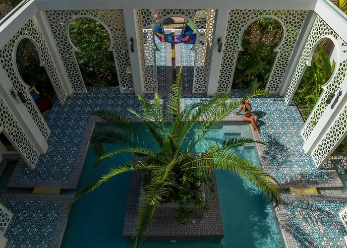 Hotel Sana Beachfront Boutique 5*